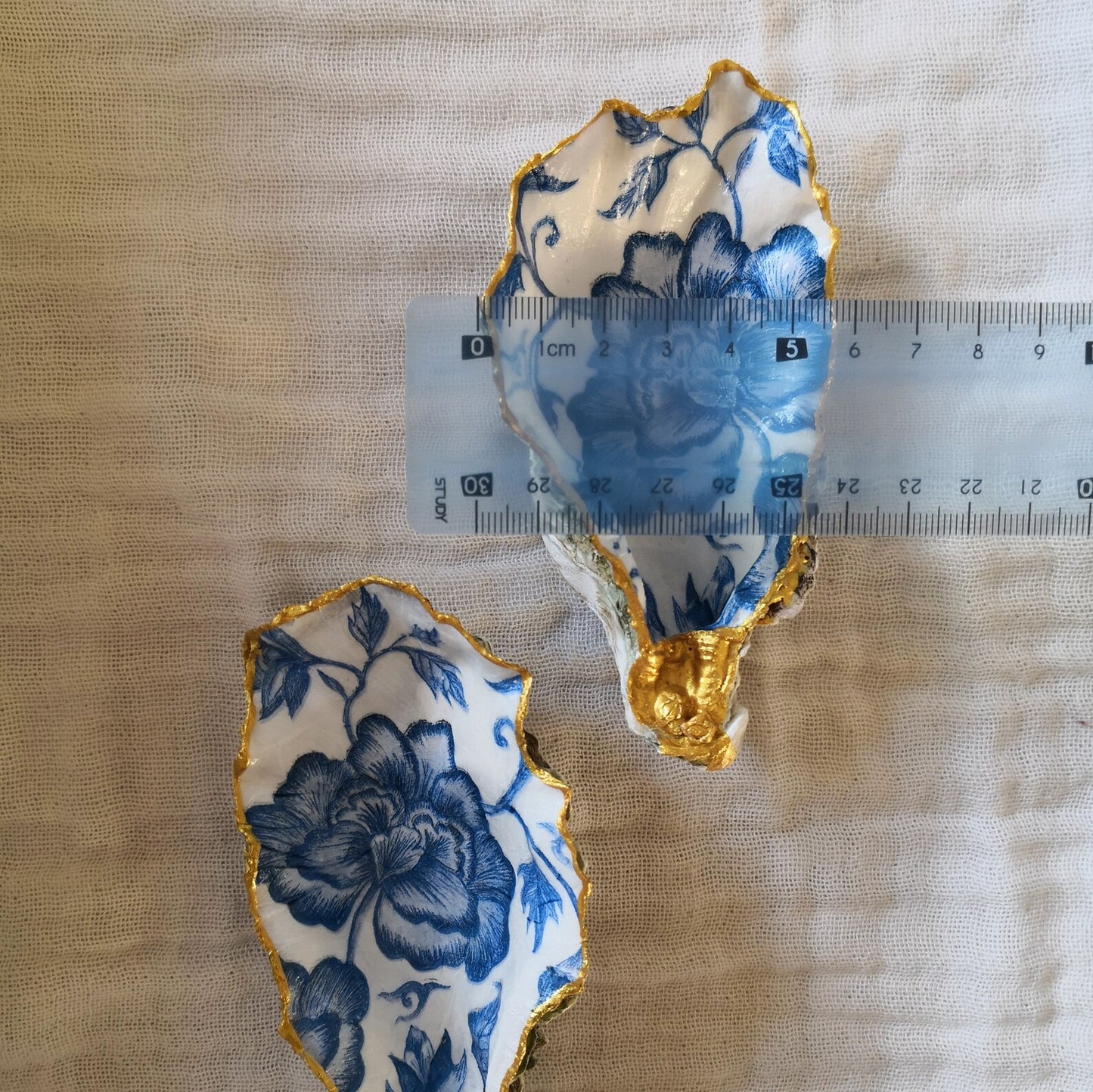 Austern Schmuckschale - Blaue Blumen
